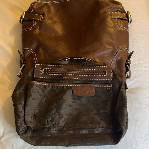 Michael Kors vintage cognac hobo with silver hardware - Picture 6 of 13